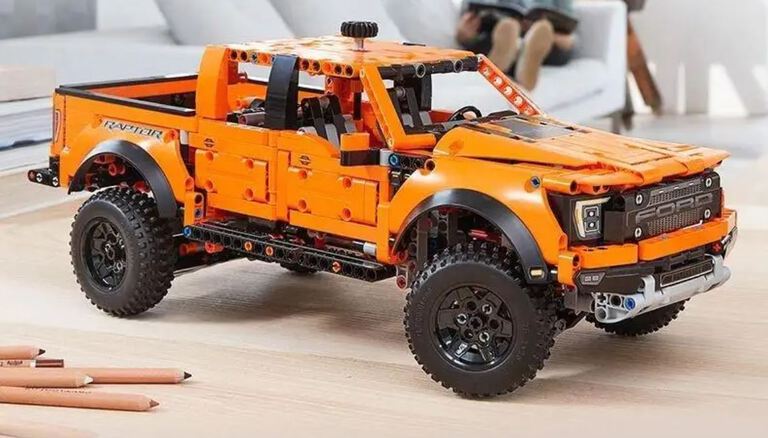 Klocki FORD F-150 RAPTOR V6 pickup 1379-klocków 42cm BIZ-TECHNIC (16)