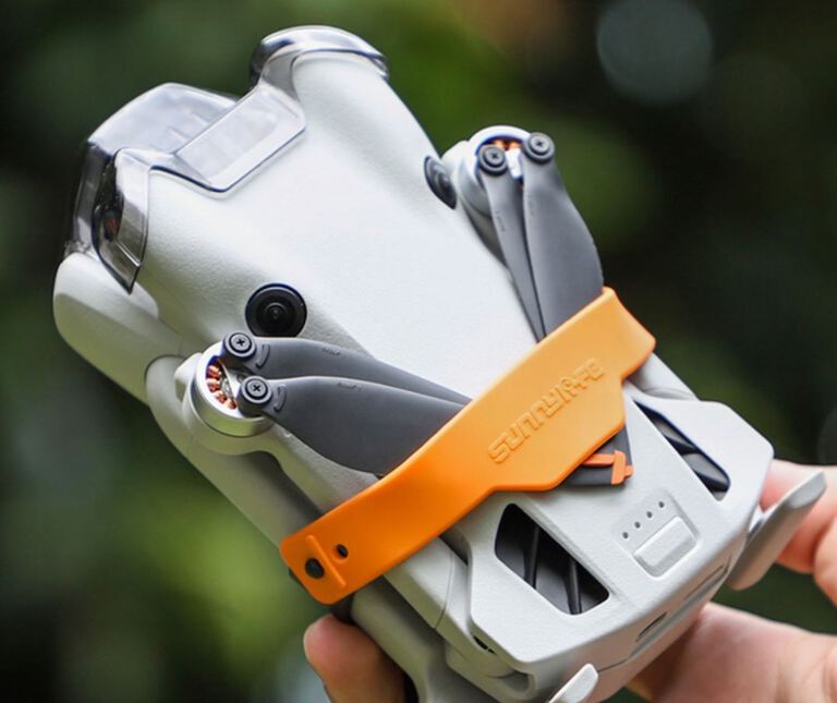 Blokada zabezpieczenie śmigieł dron DJI MINI 4 PRO osłona brzuszka (10)
