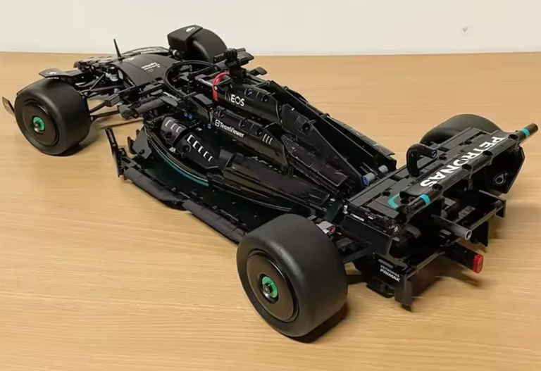 Klocki SuperCar Mercedes bolid F1 AMG 1642-elem 63cm zestaw kolekcjonerski biz-technic (12)