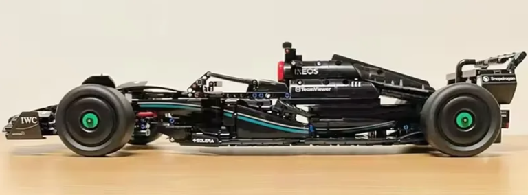 Klocki SuperCar Mercedes bolid F1 AMG 1642-elem 63cm zestaw kolekcjonerski biz-technic (14)