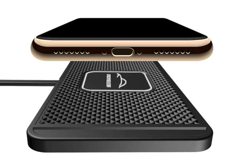 Ładowarka indukcyjna samochodowa USB z szybkim ładowaniem QC3.0 + wtyk zapalniczki  (9)